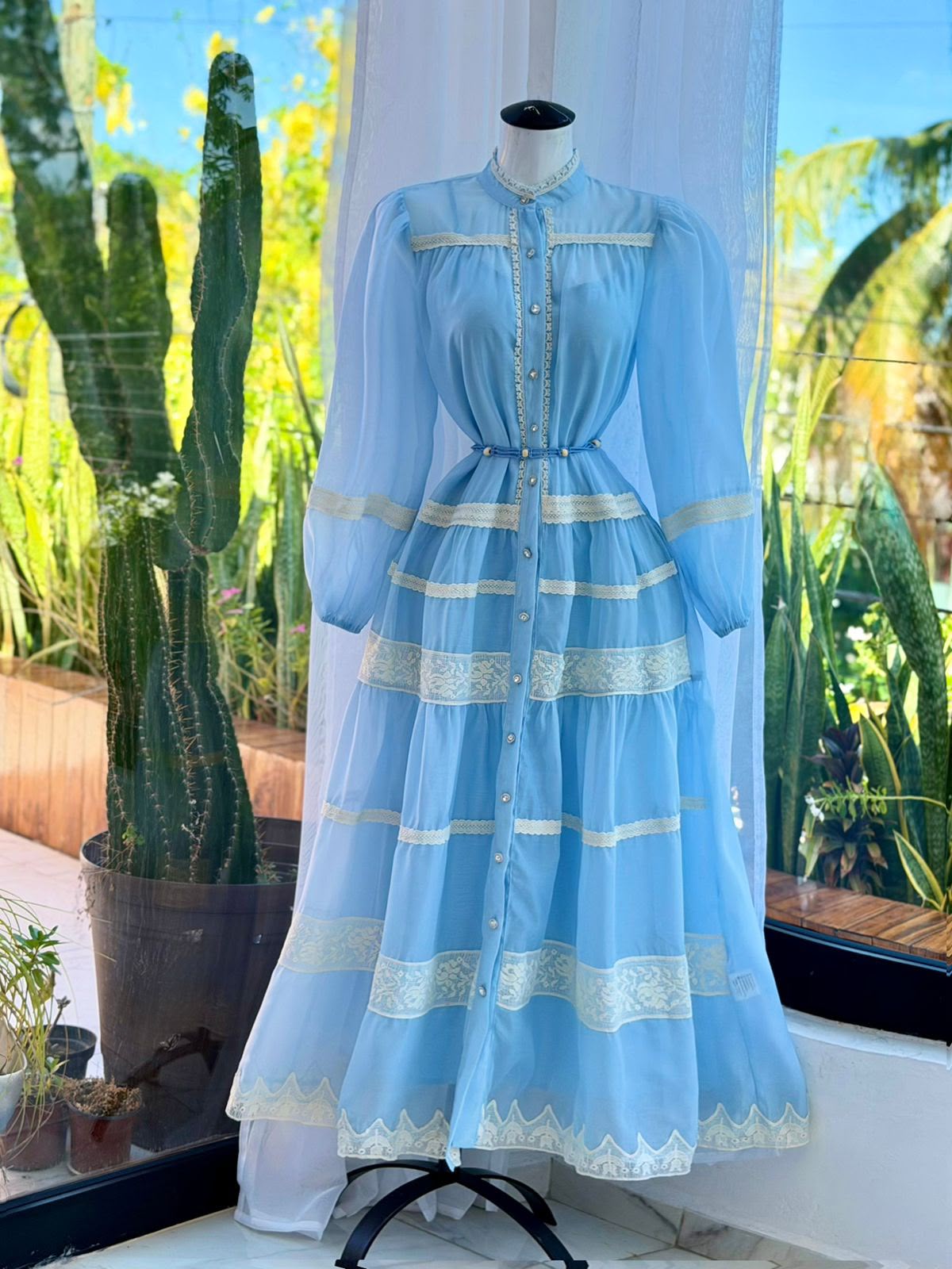 VESTIDO AZUL CIELO