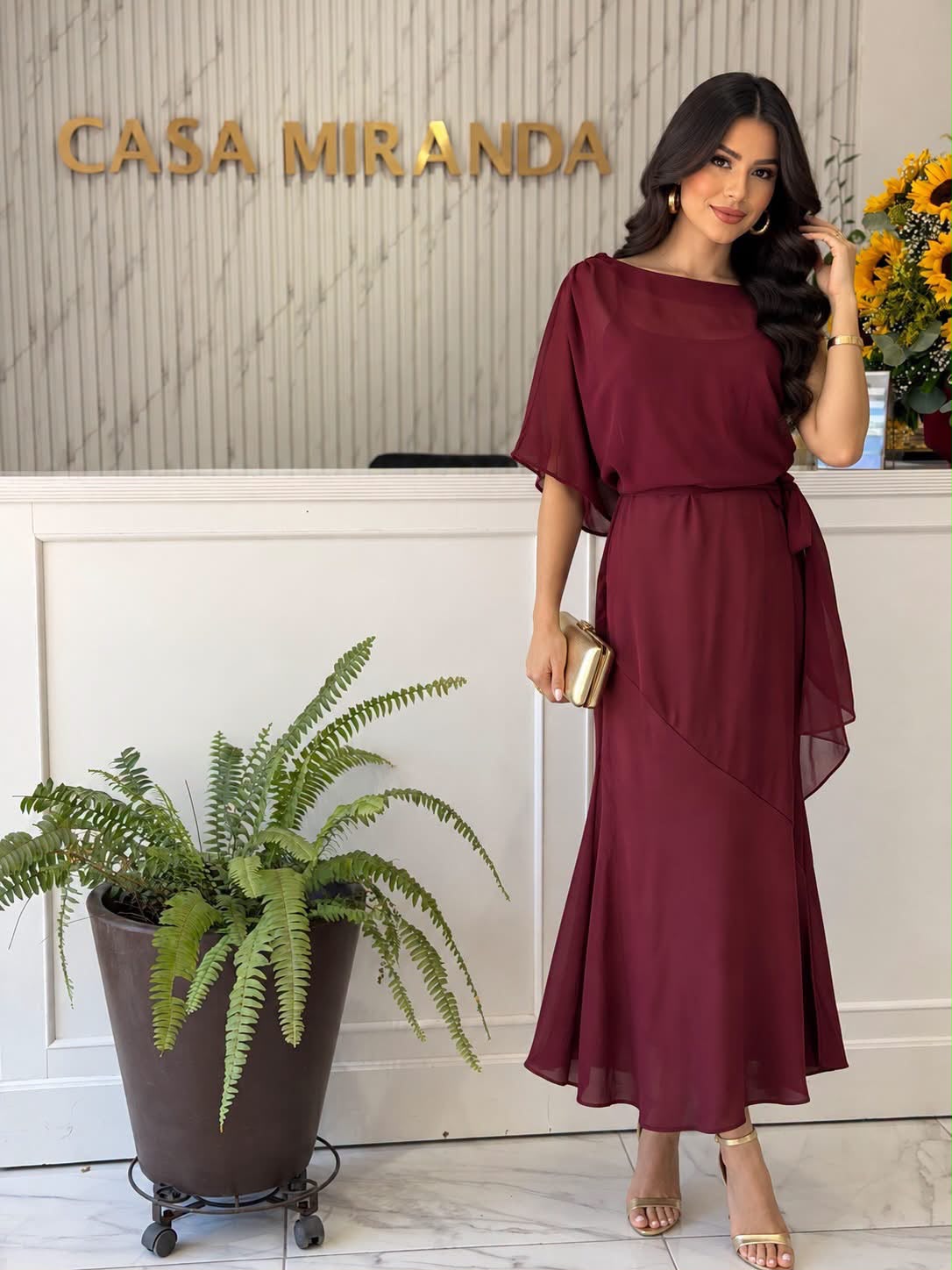 VESTIDO SATÉN CON CAPA