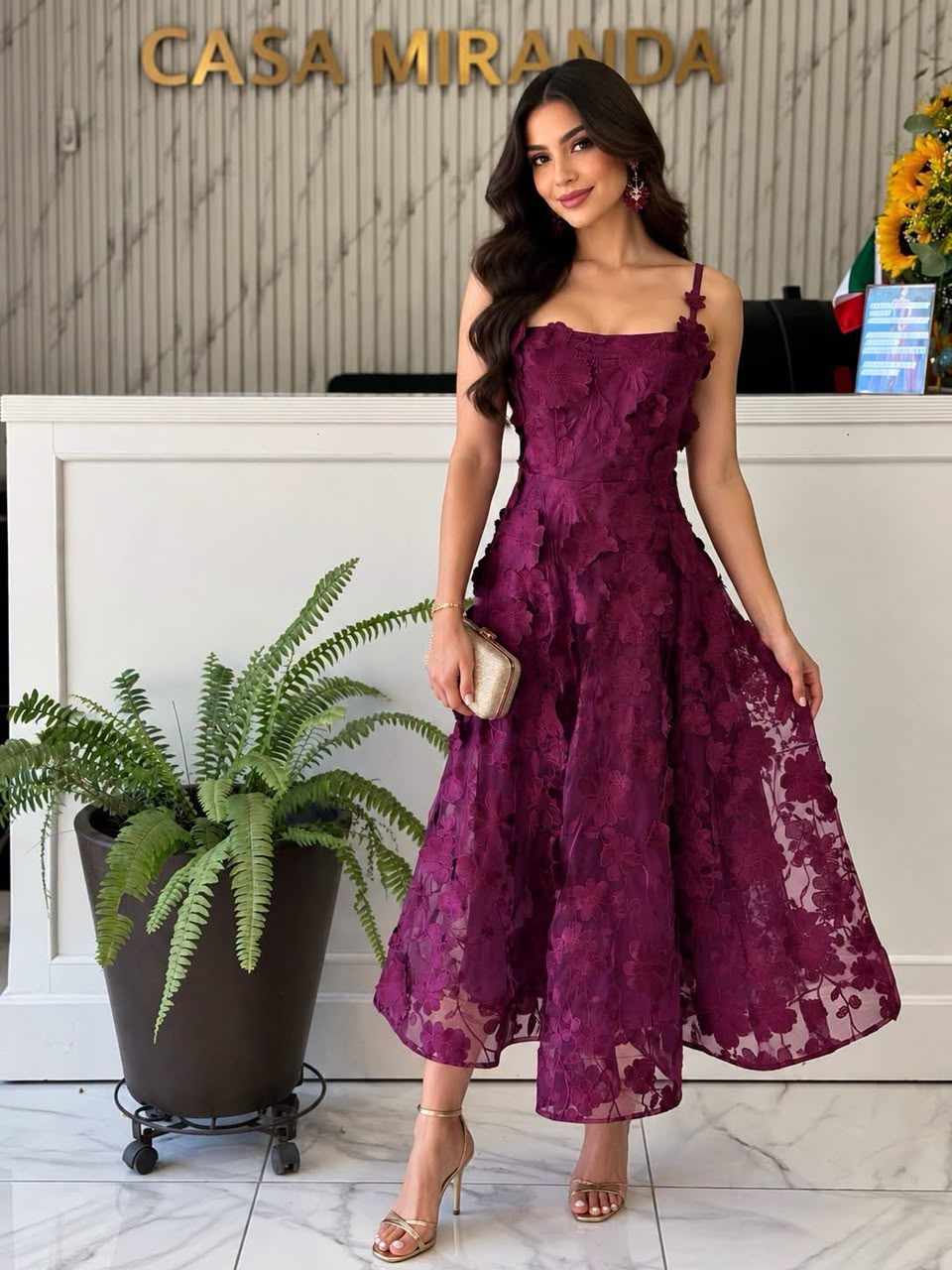 VESTIDO MORADO CON FLORES 3D
