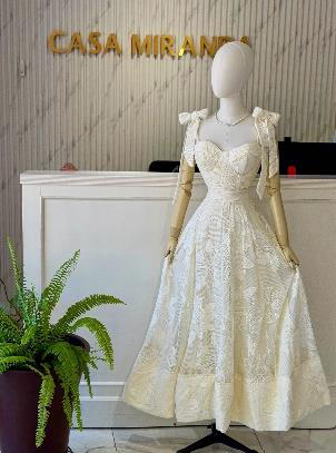 VESTIDO CREMA TIPO MANTA