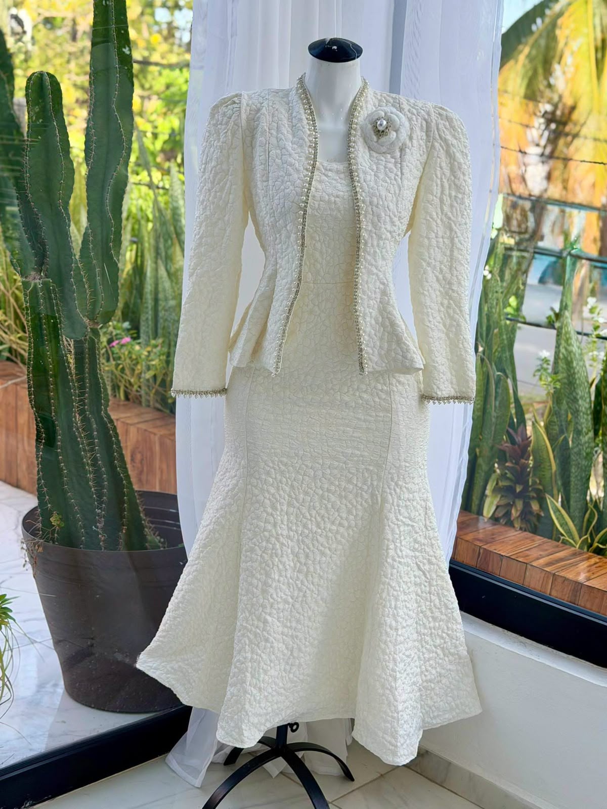 VESTIDO LISO CON CHALECO