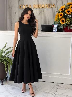 VESTIDO NEGRO CON PINZAS
